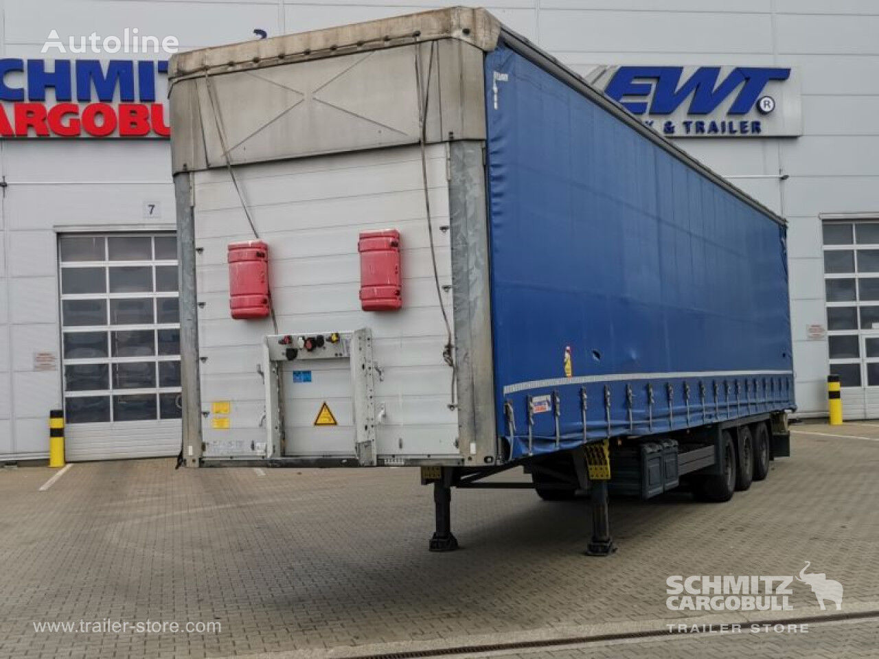 Schmitz Cargobull Curtainsider Mega aizkaru tipa puspiekabe