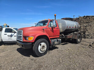 бензовоз Ford F700