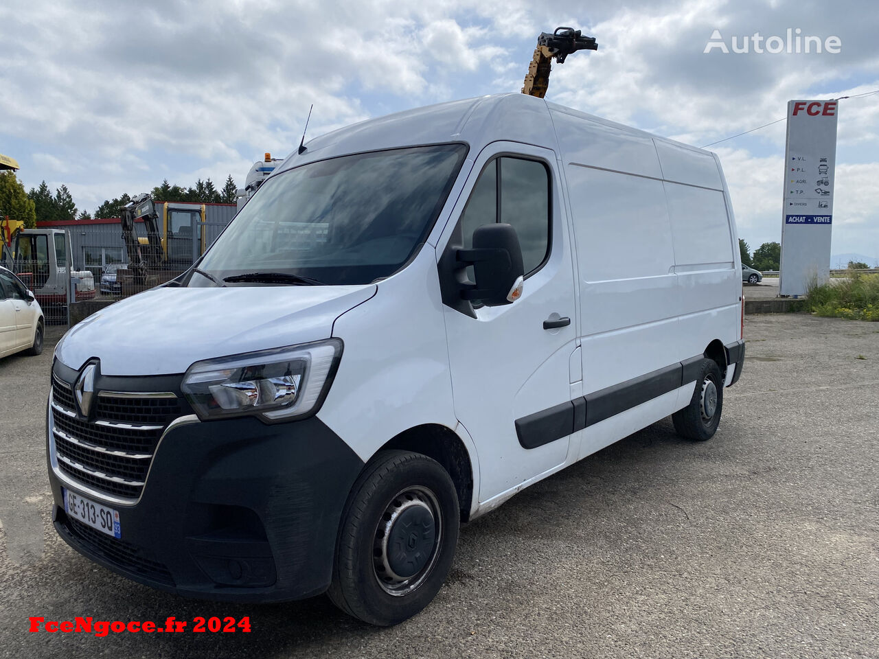 легковой фургон Renault MASTER 2.3DCI BLUE 135 L2H2 Carte Grise Française после аварии