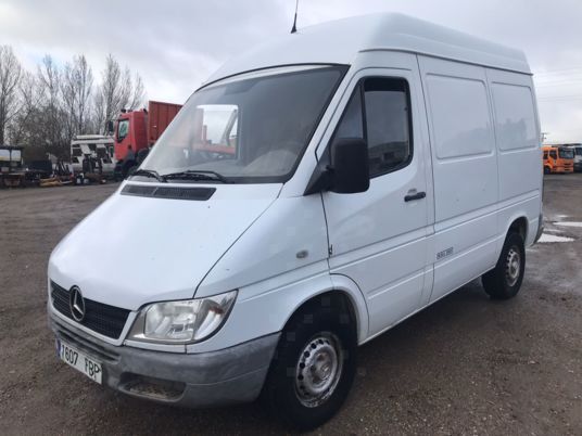 микроавтобус фургон Mercedes-Benz Sprinter 208