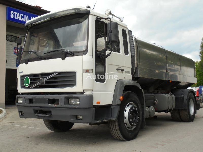 Volvo FL 220 pienvedējs